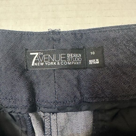 NY&Co. 7th Avenue collection Bow tie front shorts - Picture 4 of 5